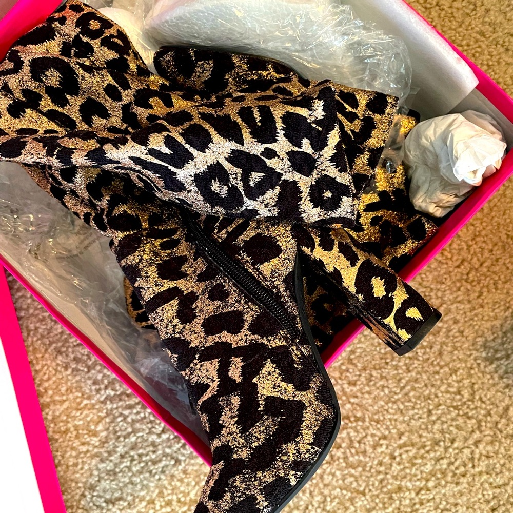 Shoe Dazzle - Picture 1 of 6